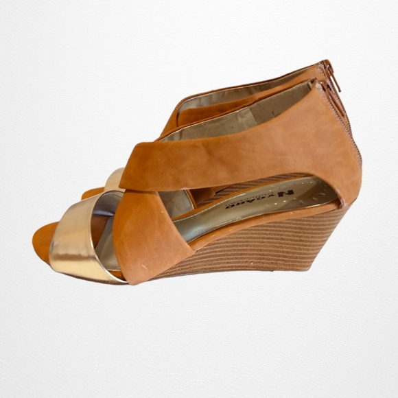 π₯ Nygard Collection Gwen Women's Crossover Strap Wedged Sandals - Picture 3 of 16